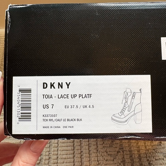 DKNY Women’s Toia Lace Up Zipper Combat Boots Black Size 7 New In Box - Picture 8 of 10